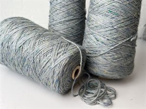 Tyk uspundet uld - 100% uld i støvet blå / grøn, ca. 600 gram